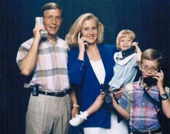 11 Awkward Family Photos That Will Make Your Family Seem Normal !