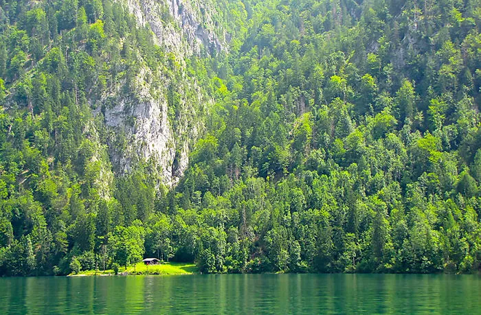 47 Lonely Little Houses To Get Away From This World
