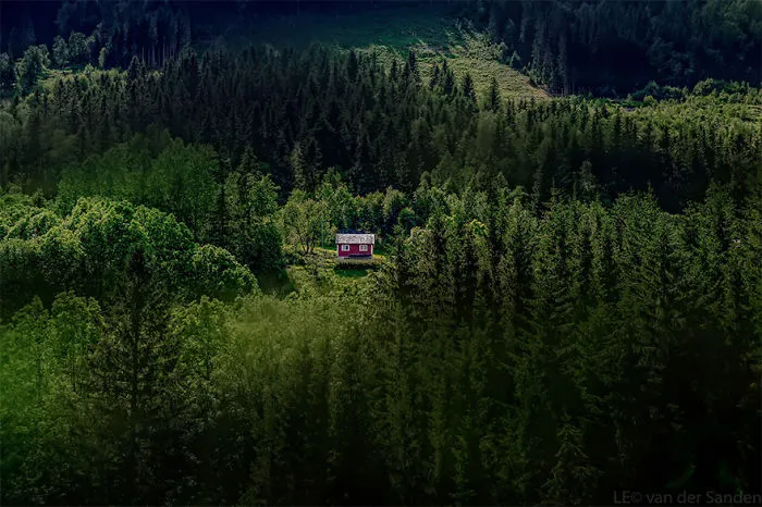 47 Lonely Little Houses To Get Away From This World