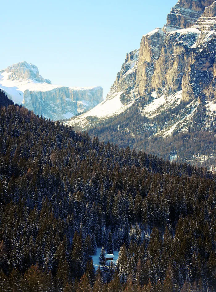 47 Lonely Little Houses To Get Away From This World