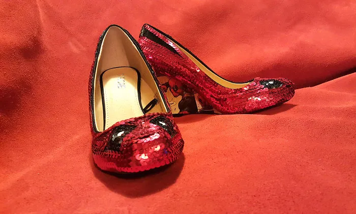 I Create Shoeshoes - Custom Decorated Shoes
