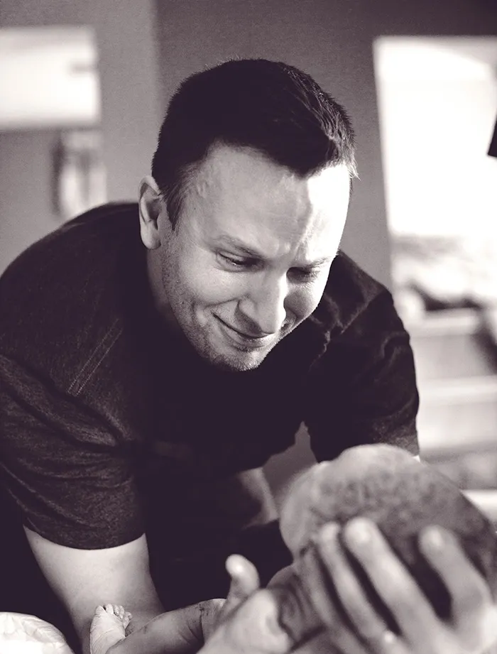 203 Dads With Their Babies Showing That Fatherhood Brings Out The Best In Men