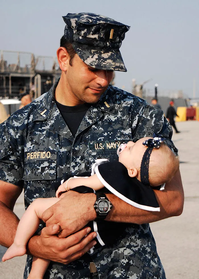 203 Dads With Their Babies Showing That Fatherhood Brings Out The Best In Men