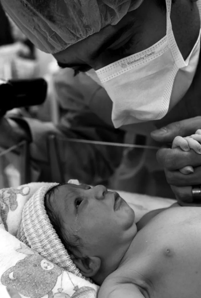 203 Dads With Their Babies Showing That Fatherhood Brings Out The Best In Men
