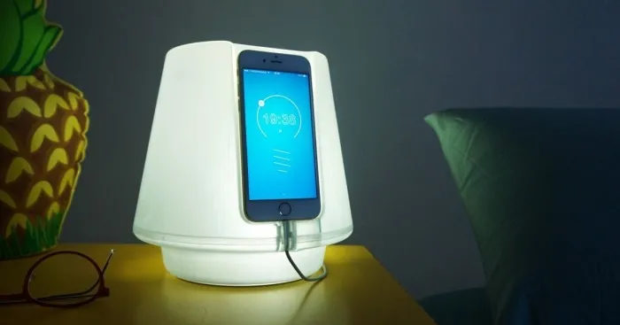 I Turned This Phone Into A Bed Side Lamp