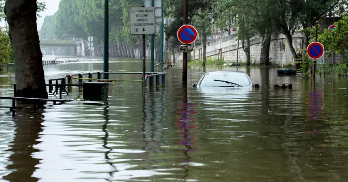 I Documented The Flood In Paris