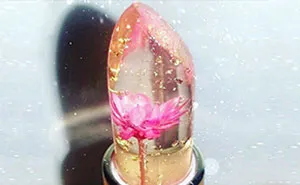 People Are Going Crazy About This Lipstick With Real Flowers Inside