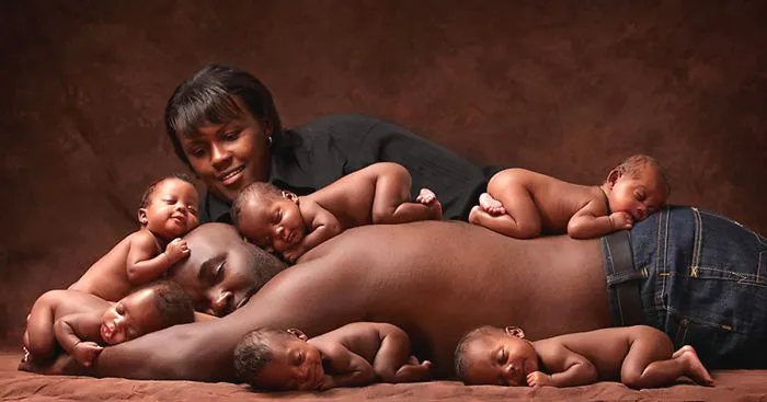 McGhee Sextuplets Recreate Viral Photo 6 Years Later