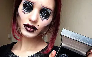 This 19-Year-Old Makeup Artist Has Some Mad Skills (33 Pics)
