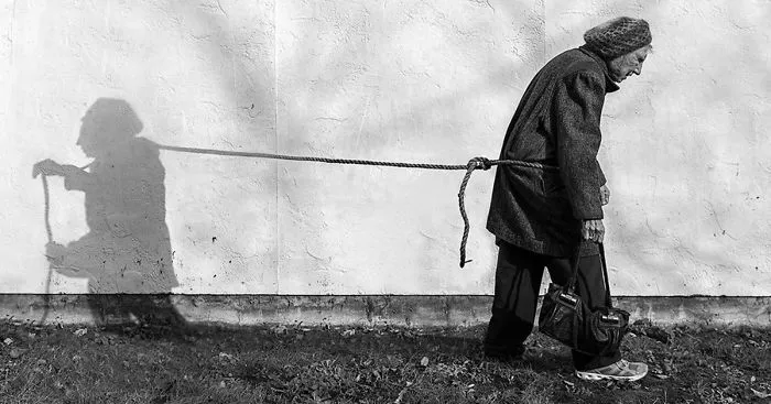 Son Creates Art Together With His 91-Year-Old Mom So She Could Feel Young Again