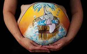 I'm A Self-Taught Pregnancy Artist Painting On Baby Bumps