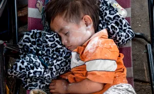 Asphalt Dreams: I Photographed Children Sleeping In The Streets Of Bangkok