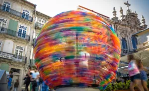 Temporary Installation Aims To Create A Color Sphere From The Traditional S. João Hammers