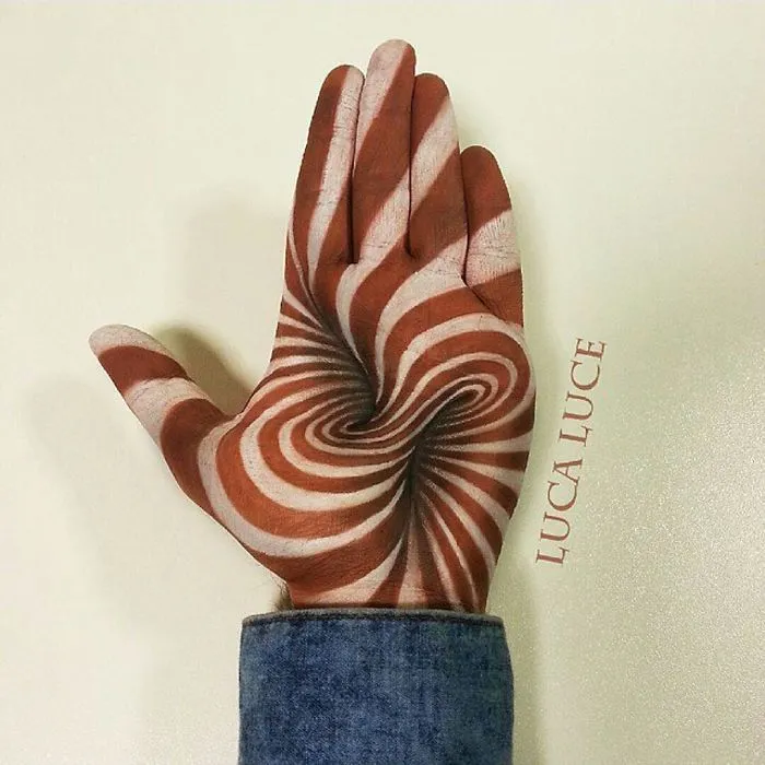 Mind-Bending 3D Optical Illusions On The Palm Of My Hand (+ Bonus Panda)