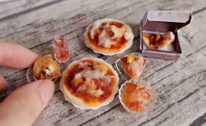 This Artist Created A Miniature Pizza Hut Store