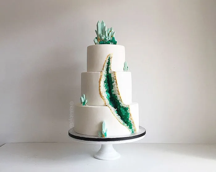 This New Geode Wedding Cake Trend Is Rocking The Internet