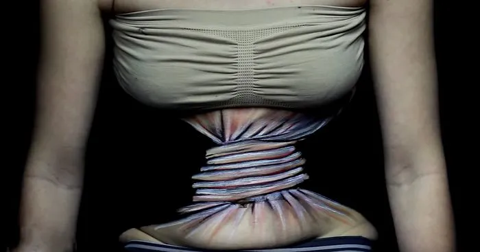 Artist Paints Her Midsection To Show What It’s Like To Be Unhappy In Your Own Skin
