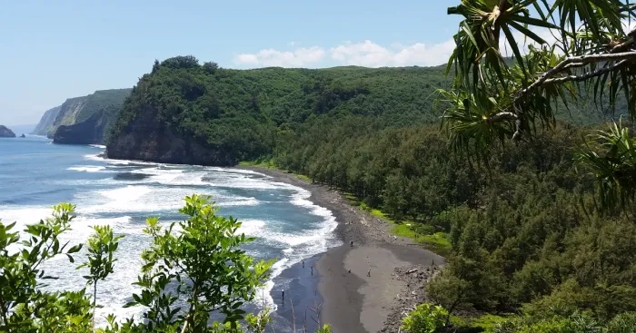 I Hiked 6 Miles Round Trip To See This View Of Pololu Valley