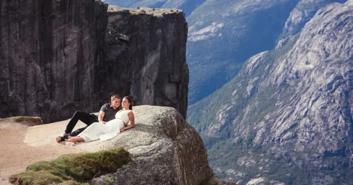 I Captured Couples Photoshoot On The Kjerag Rock, Norway