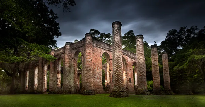 Life After People: I Photographed The Old Sheldon Church