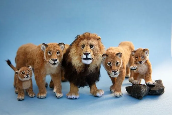 Dollhouse Miniature 1:12 Scale Lion Pride