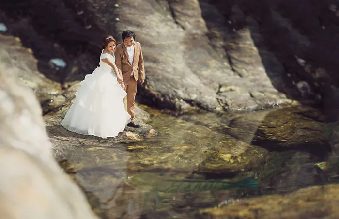 Wedding Photographer Turns Couples Into Miniature People