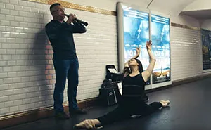 Parisian Dancers Surprise Subway Musicians By Joining Them