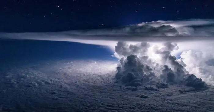 Pilot Flies Above The Thunderstorm To Get A Perfect Shot Of It At 37,000 Feet