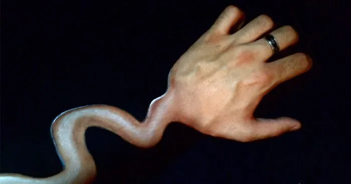 19-Year-Old Body Painter Tricks Your Mind With Another Hand Illusion