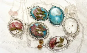 I Create Romantic Jewelry From Resin And Flowers