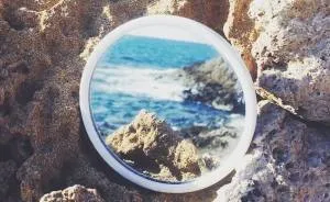 I Create Illusions With Reflections