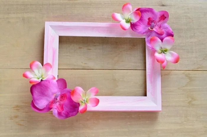 17 Inventive Ways To Make Your Own Unique Picture Frame