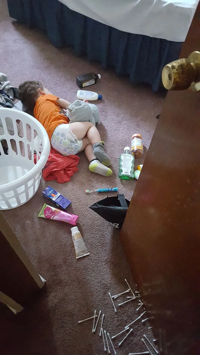 Getting Into Mommy's Stuff,  But Too Bad Ass To Worry About Getting Caught