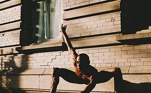 Breathtaking Portraits Of Ballet Dancers Practicing On The Streets Of New York
