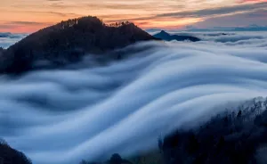 I Photographed The Waves Of Fog