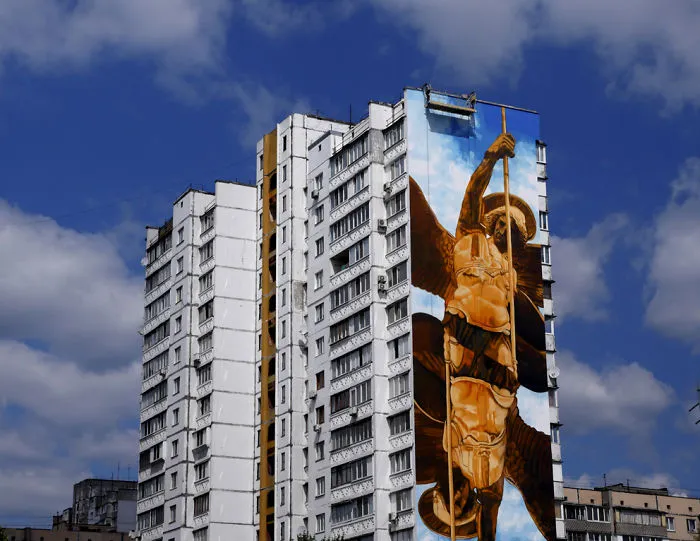 I Spent 5 Days Wandering Around Kiev To Capture Its Spirit Through Street Art