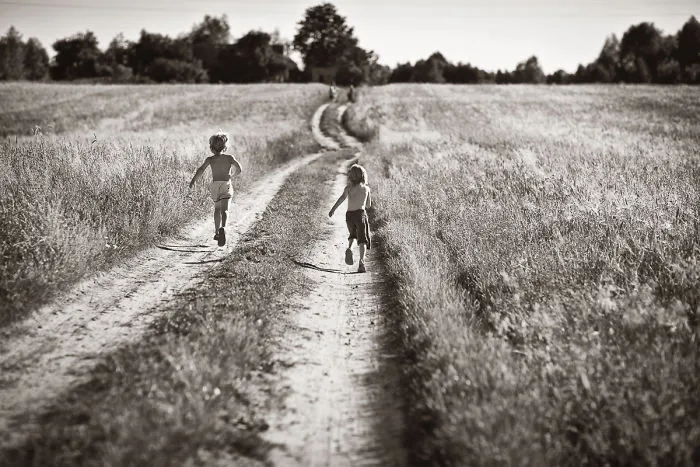 Summer Unplugged: I Document My Kids Spending Idyllic Summers Without Computers