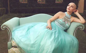 17-Year-Old With Cancer Just Made A Very Powerful Statement After Losing Her Hair