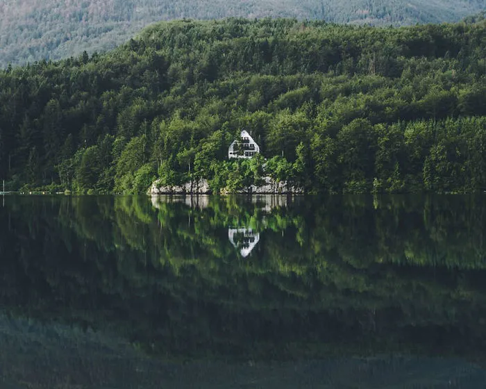47 Lonely Little Houses To Get Away From This World