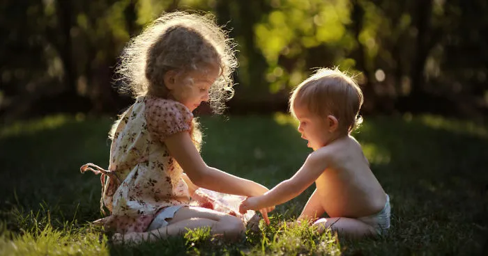 I'm A Stay-At-Home Mom And I Capture My Daughters' Childhood