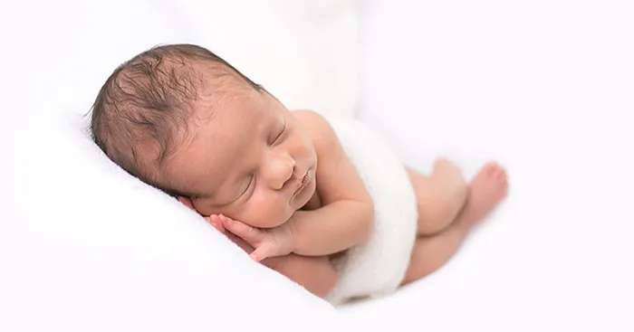Newborns And Babies, Why I Love Capturing Them In A Pure And Simple Way