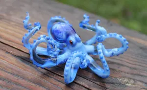 Three Generations Of My Family Create Glass Sculptures Inspired By Nature