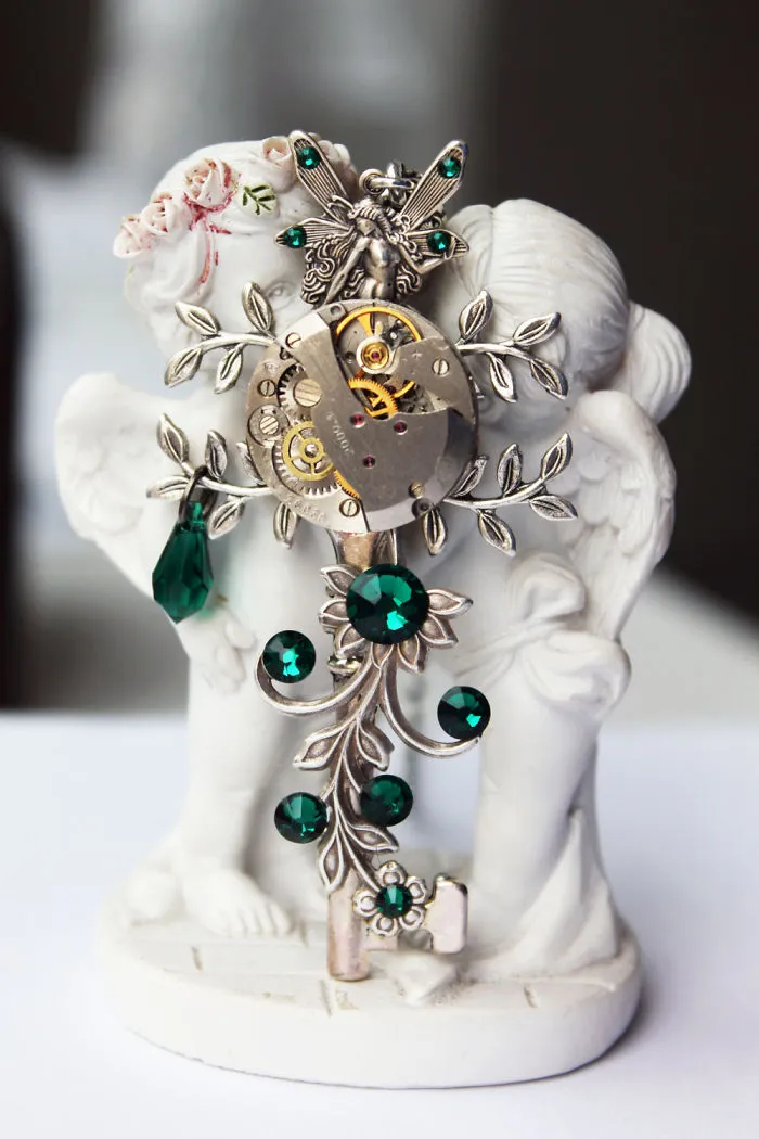 Steampunk Jewelry By This Russian Artist Will Take You Back To Victorian Era
