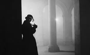 31 Eerie Photos Of London Fog In The Early 20th Century