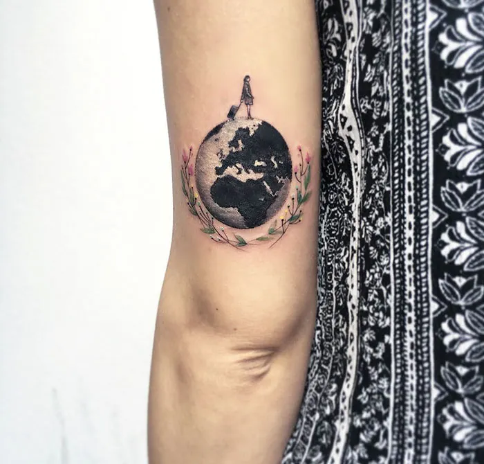 Miniature Circle Tattoos By Turkish Artist Eva Krbdk
