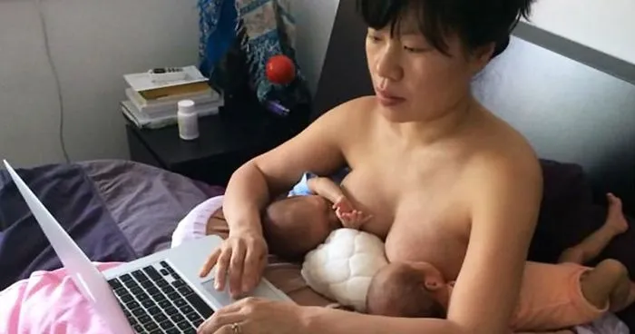 Mom’s Powerful Twin Photo Proves That Motherhood Doesn’t Stop You From Following Your Dreams
