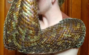 Fiber Artist Knits Aluminum Scales Into Wearable Art