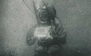 This Is One Of The First Underwater Portraits, Captured In The 1890s