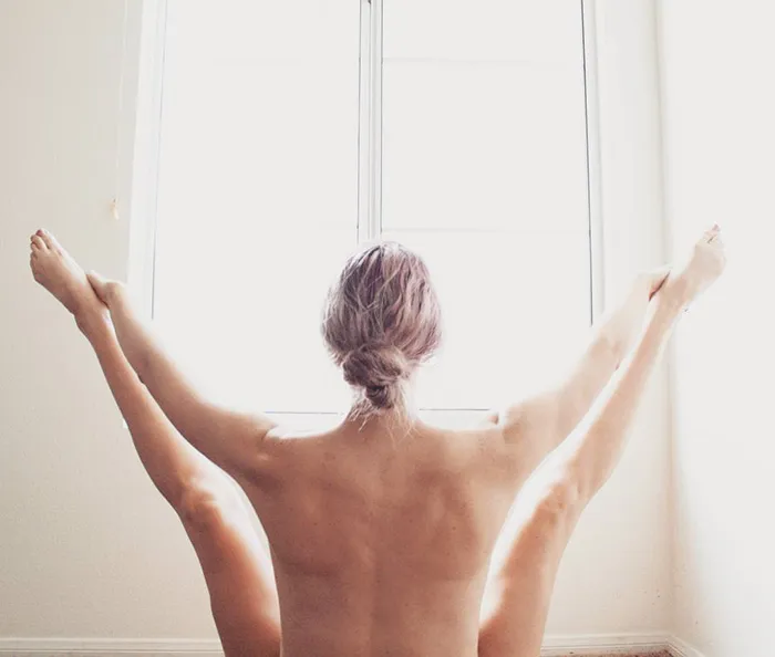 This Yogi's Incredible Body Poses Are Inspiring People With Serious Mental Illnesses