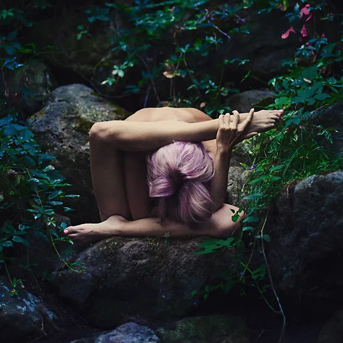 This Yogi's Incredible Body Poses Are Inspiring People With Serious Mental Illnesses
